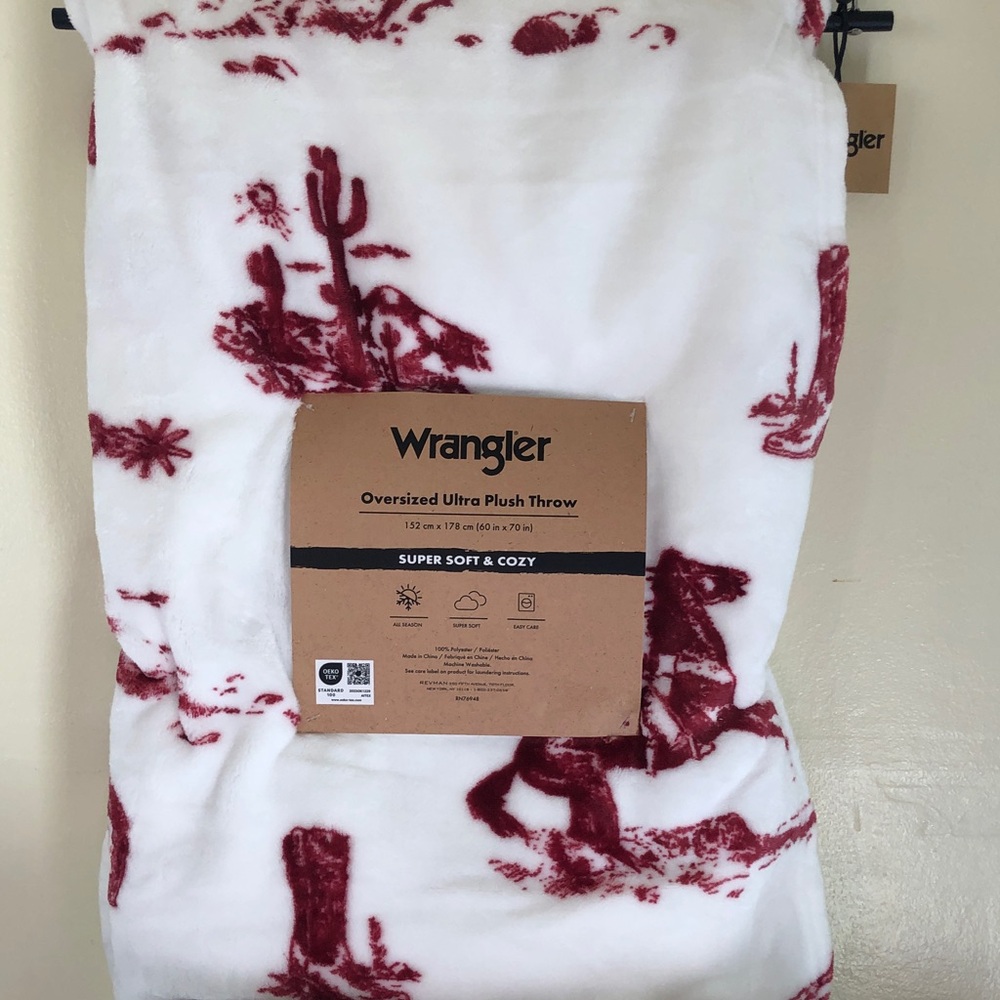 NWT Wrangler Oversized Ultra Plush Throw